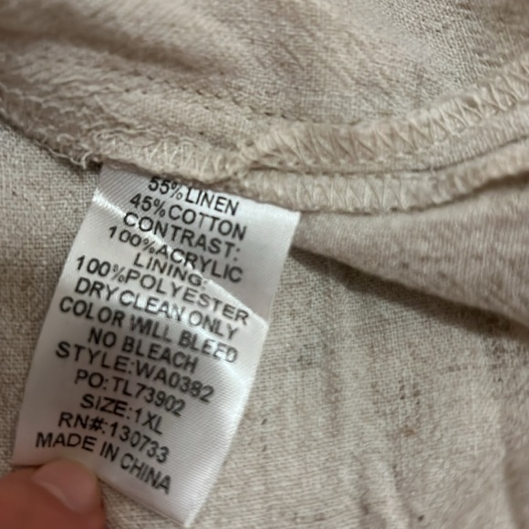 EUC Women’s UMGEE $70 Linen Blend Crochet Sleeve Top Plus Size 1XL Boho Beach - Picture 14 of 16